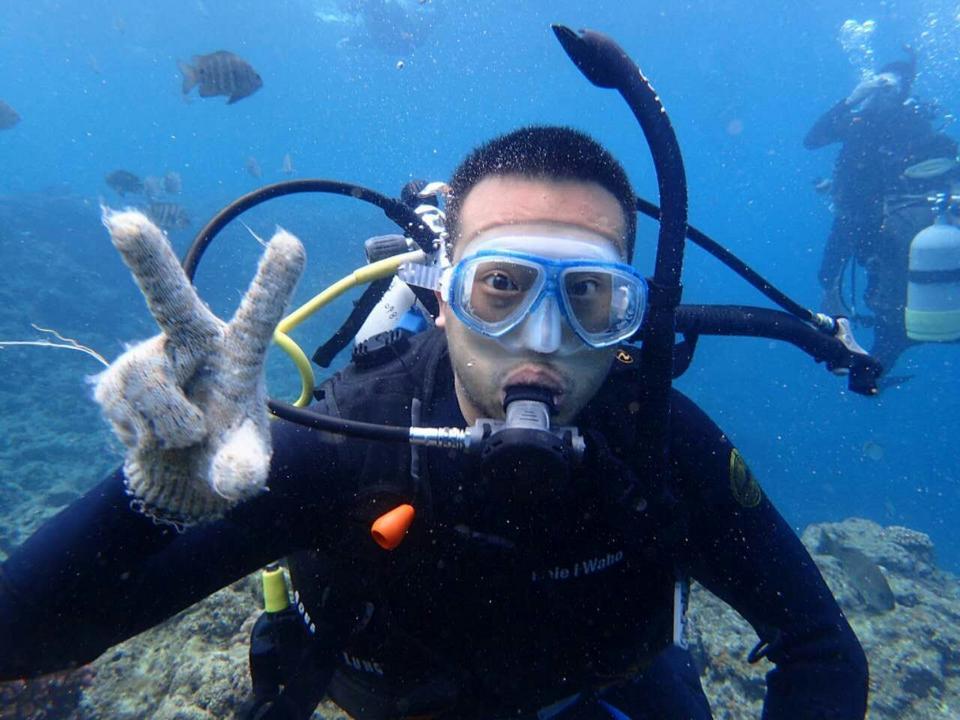 我和老公过的好烦，看到他就烦，总是跟他吵，特别想离婚，但要真离又有点舍不得，毕竟结婚十五年，我们还游戏画面